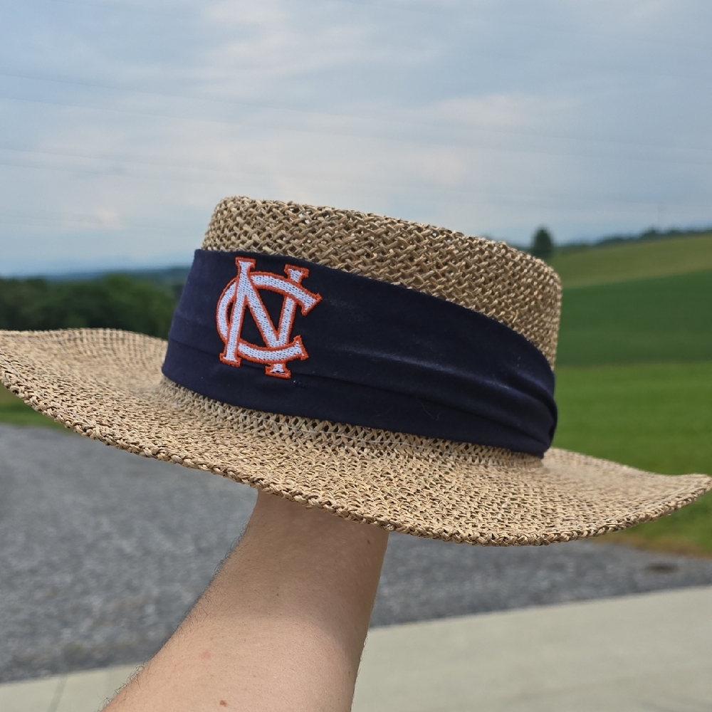Stylish Straw Hat with Navy North Carolina Band